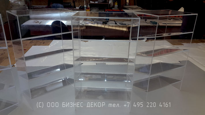 БИЗНЕС ДЕКОР. Cтойки из акрилового стекла для COFFEE & BEER HOUSE (г. Москва)